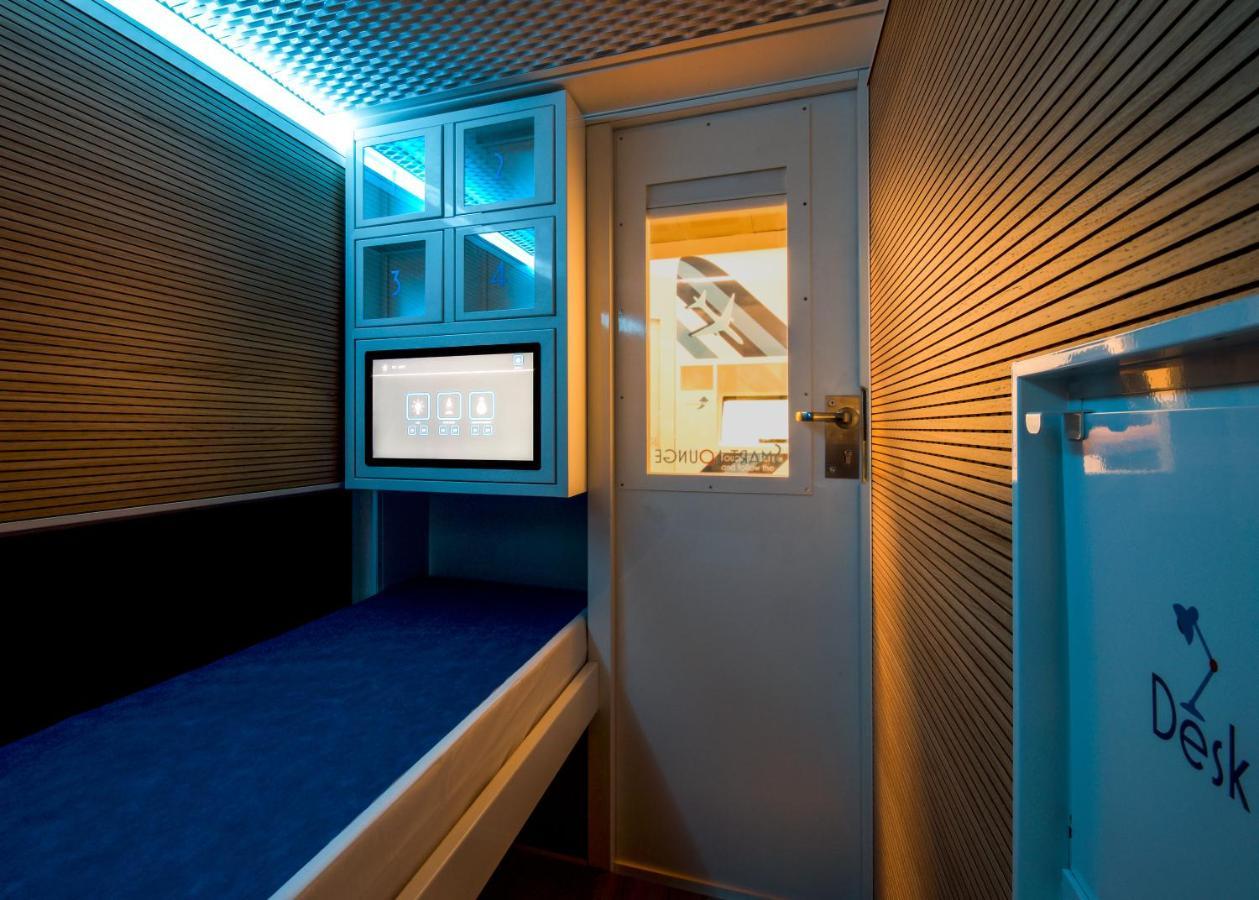 Resting Pods - Zzzleepandgo Wien Airport Schwechat Exterior photo