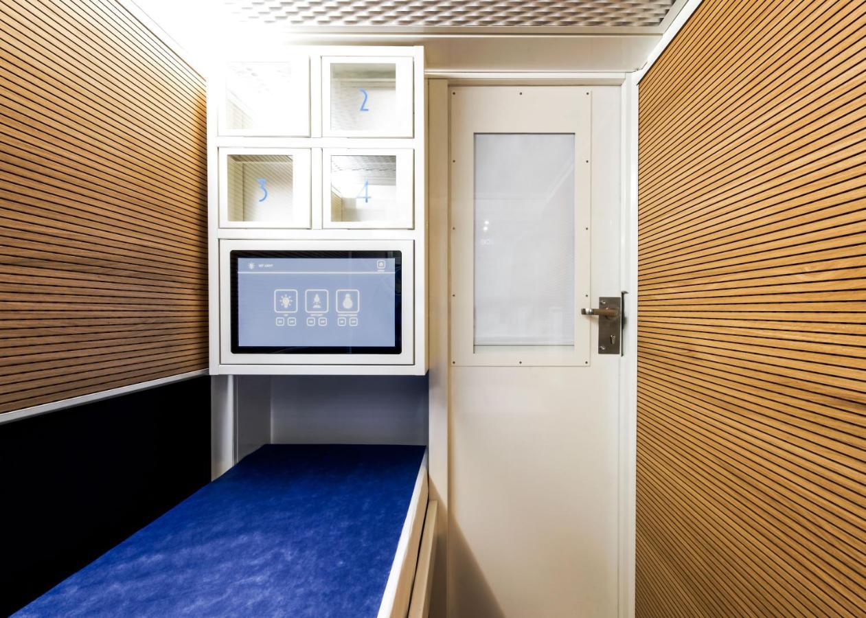 Resting Pods - Zzzleepandgo Wien Airport Schwechat Exterior photo