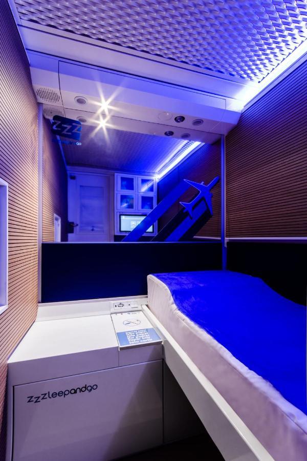 Resting Pods - Zzzleepandgo Wien Airport Schwechat Exterior photo
